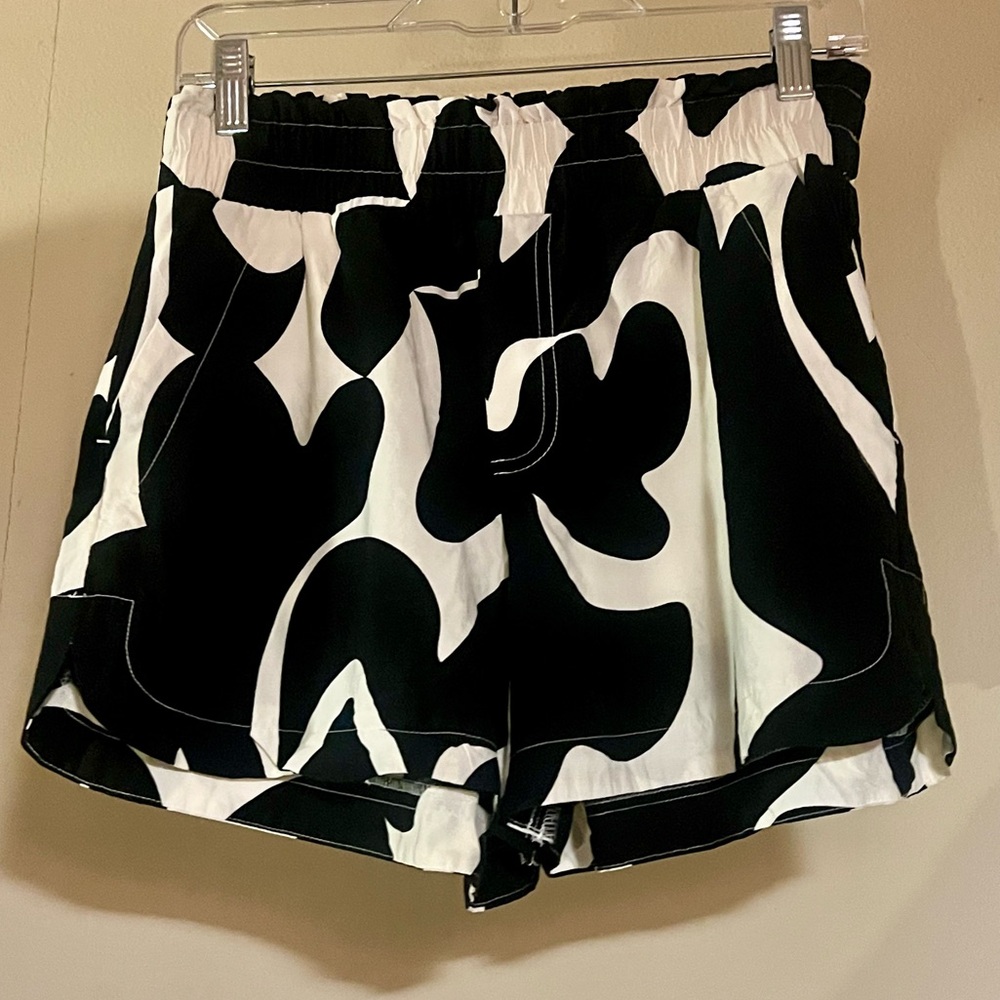 a new day Black & White Abstract Print Shorts